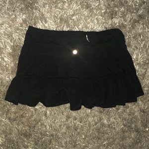 Lululemon black pace setter skirt size 8